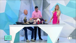 Zoeira Jogo Aberto: Ronaldo Giovaneli presenteia Renata “Chapolin” Fan