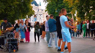 🇺🇦 LVIV🎷Walk in front of the Opera House, 🎸Talented Musicians. 🚶WALKING TOUR🚶2023 UKRAINE