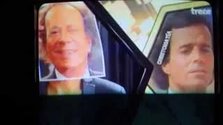 Julio Iglesias, Jr imitando a Julio Iglesias contra Carlos Fonseca 9/Sep/14