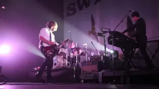 Switchfoot TV - [SPECIAL EDITION] - The guys cover Beastie Boys "Sabotage" live!