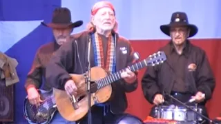 Willie Nelson’s Drummer Paul English Passes Away At Age 87