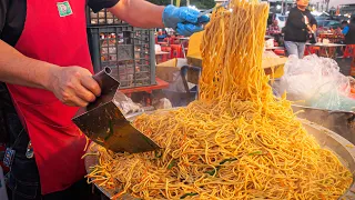 Giant Fried Noodle, Awesome Night Market Foods | Taiwanese Food