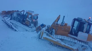 Два тракториста и камаз. Зимник.