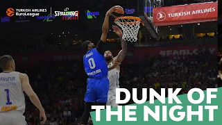 Spalding Dunk of the Night: Davies dunks in traffic!