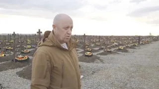 Kampf um Bachmut in der Ukraine - Prigoschin auf Friedhof der Wagner-Söldner in Russland