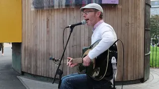 A great performance of Let her go by Passanger | Busking in Ireland