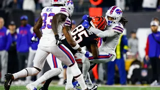 Damar Hamlin Collapses on field | Cincinnati Bengals Buffalo Bills | FULL Video