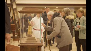 Crowds turn out to venerate Saint Jude relic