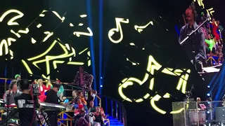Юлиана Караулова исполнила песню Байгали Серкебаева в Астане