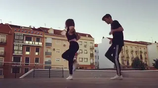pareja bailando shuffle