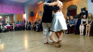 Agustina Gomez y Joaquín Besga bailan "Que no sepan las estrellas"