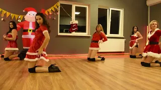 high heels KOCICE klip świąteczny Ariana Grande - Santa Baby
