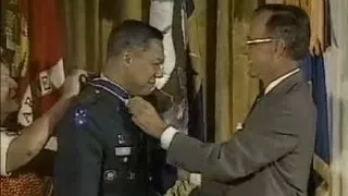 Colin Powell & Schwarzkopf Awarded Presidential Medal of Freedom (Desert Storm) 1991