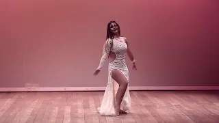 Mere Rashke Qamar    Belly Dance Beautiful Girl