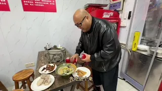 在南京花58元包场一家腰肚面馆，肉还有面随便吃，安徽大哥会享受