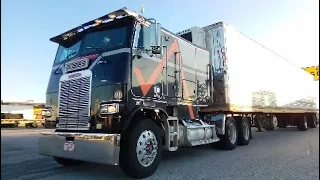 Freightliner Cabover With Spread Axle Reefer