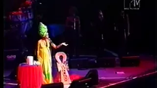 Erykah Badu in Brazil 1997 "Tyrone"
