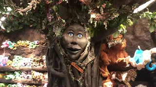 Tracy Tree Animatronic - Rainforest Cafe Sawgrass Mills