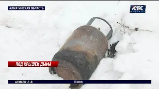 Семья погорельцев с малолетними детьми нуждается в помощи