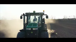 Tavaszi simítózás/Land smoothing | John Deere 7230R-Vaderstadt Rollex 620 (Official)