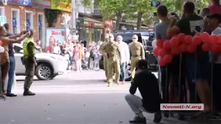 Видео Новости-N:В центре Николаева с оружием «напали» на президента федерации Mix Fight Promotion