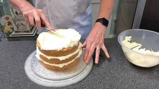 How to buttercream a  sponge cake ready for covering with sugarpaste/fondant icing