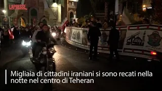 Iran, folla festeggia a Teheran dopo attacco a Israele