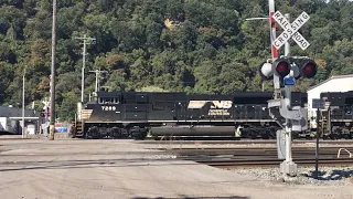 10 Track Railroad Crossing With Gates & Lights, 2 Trains Passing At Same Time! Norfolk & Western RR