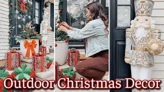 OUTDOOR CHRISTMAS LIGHTS & DECORATIONS | FRONT DOOR DECORATING IDEAS | LOW BUDGET OUTSIDE DECOR