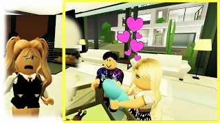 Historia de Roblox Brookhaven RP, Linda tiene un nuevo hermanito y es olvidada por sus padres. P1