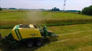 Balen persen  /  Balers / Ballenpressen / John Deere  / Krone / Drone Landbouw / Agriculture