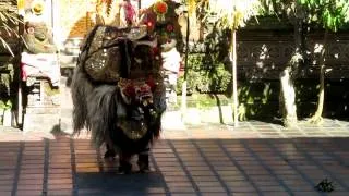 Balinesischer Barong-Tanz (Sahadewa): Barong