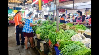 [4K] Bangkok local fresh market on evening at Nak Niwat 6 Road