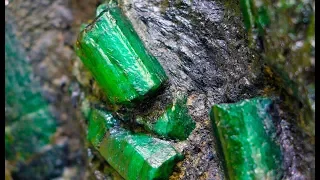 Man That Dug Up An 800-Pound Emerald Had To Go Underground Out Of Fear For His Life