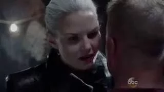 OUAT- 5x03 'If your name is on something, hold on to it' [Emma & dwarfs]