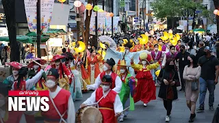 S. Korea's Lotus Lantern Festival returns to full scale for first time in three years