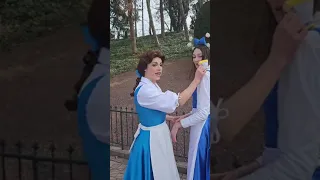 belle meets her look alike at Disneyland Paris