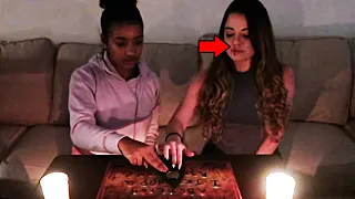 Vídeos de YOUTUBERS Jugando a la Tabla OUIJA Captados en CÁMARA