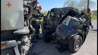 Смяло в лепешку: мужчина погиб в ДТП с грузовиком в Днепропетровской области