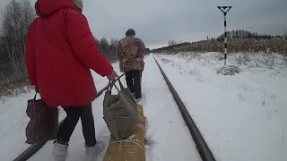 Бабуля живет одна на железнодорожной станции. Серия "Тупики России". Республика Мордовия