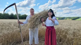 How People LIVE: Made Wheat Flour and Baked Bread. VILLAGE LIFE