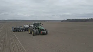 Посівна. 3 John Deere 8370R та Horch, Kinze, Vaderstad в 4K.