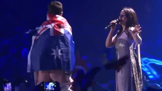 ПОКАЗАЛ ЖОПУ НА ЕВРОВИДЕНИИ 2017 | Eurovision 2017 man shows his butt during Jamala performance