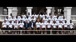 Fijian President His Excellecy, Jioji Konrote receives itatau from the Flying Fijians