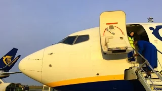 Full flight - Ryanair 737-8AS Memmingen to London Stansted