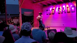 Colter Wall - Sleeping on the Blacktop live at Old Saloon