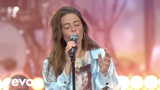 Maggie Rogers - "Burning" Live On The Today Show