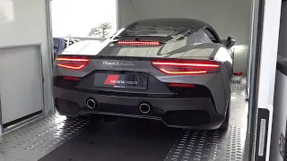 Maserati MC20 - Start Up, Sounds & Accelerations!