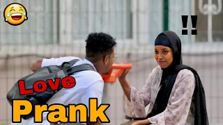 Prank Waan Ku Arkay Waana Ku Caashaqay!! | Very Funny Public Prank | Kamera Şakası