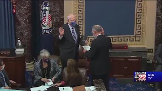 Sen. Leahy sworn in as presiding officer of the impeachment trial